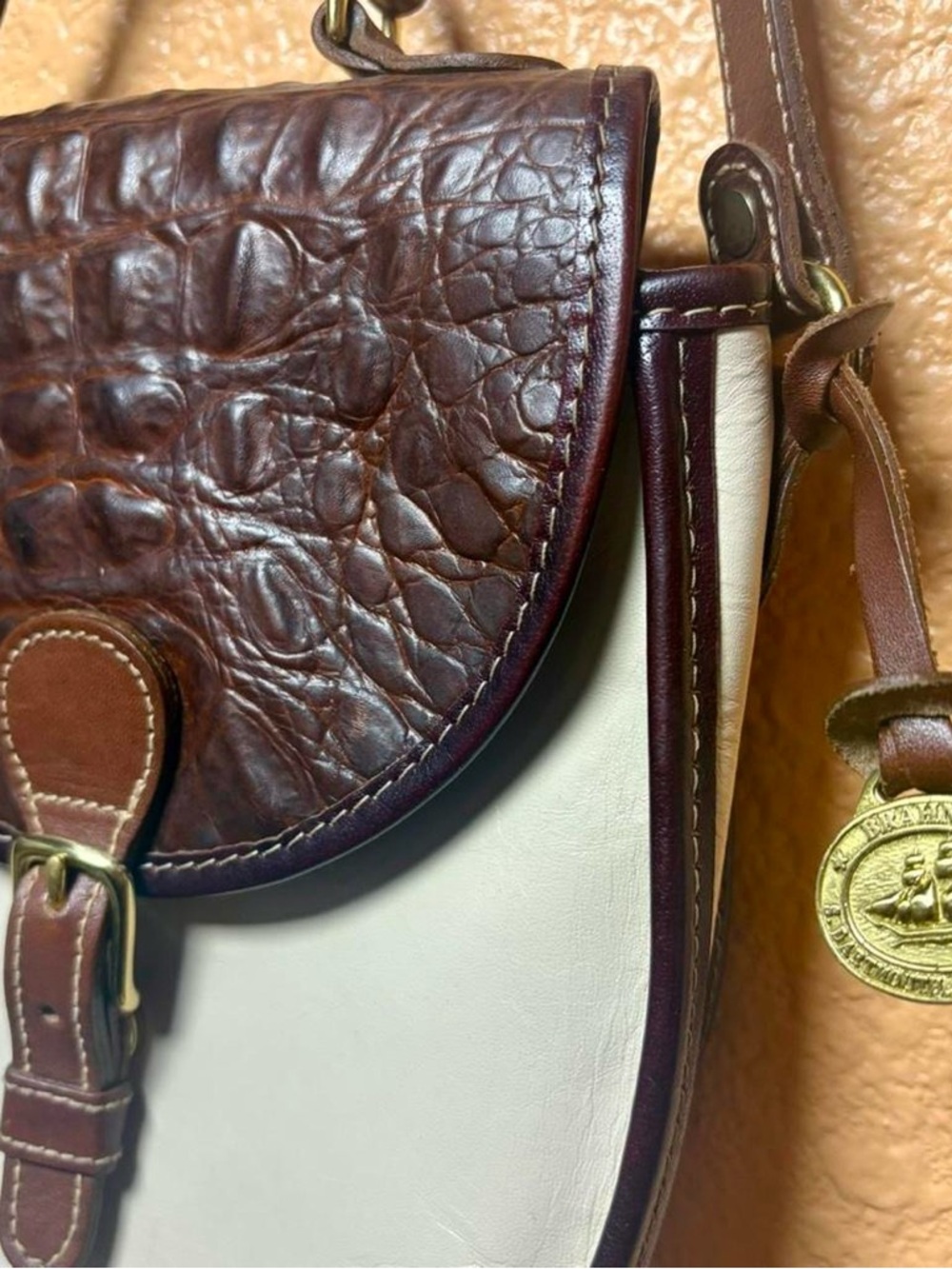 Brahmin Brown Croc-Embossed and Cream Leather Crossbody - Picture 3 of 8